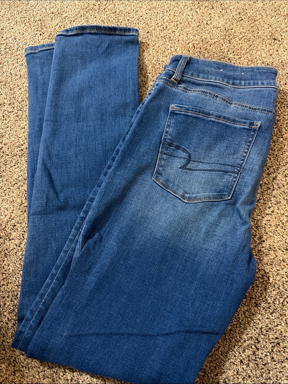 American Eagle Outfitters Womenโs Dark Blue Skinny Jeans